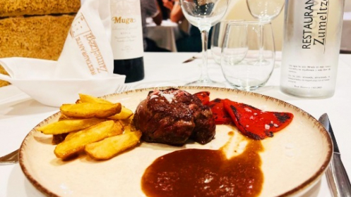 Menú en la Parte Vieja donostiarra con rape y solomillo